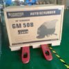 Ảnh cận cảnh motor chà và khu vực lắp đặt ắc quy của Kraffer GM50B.