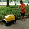 Máy quét rác đường đẩy tay Krapo AS-690