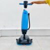 Máy chà sàn pin mini Krapo, giải pháp vệ sinh sàn linh hoạt.