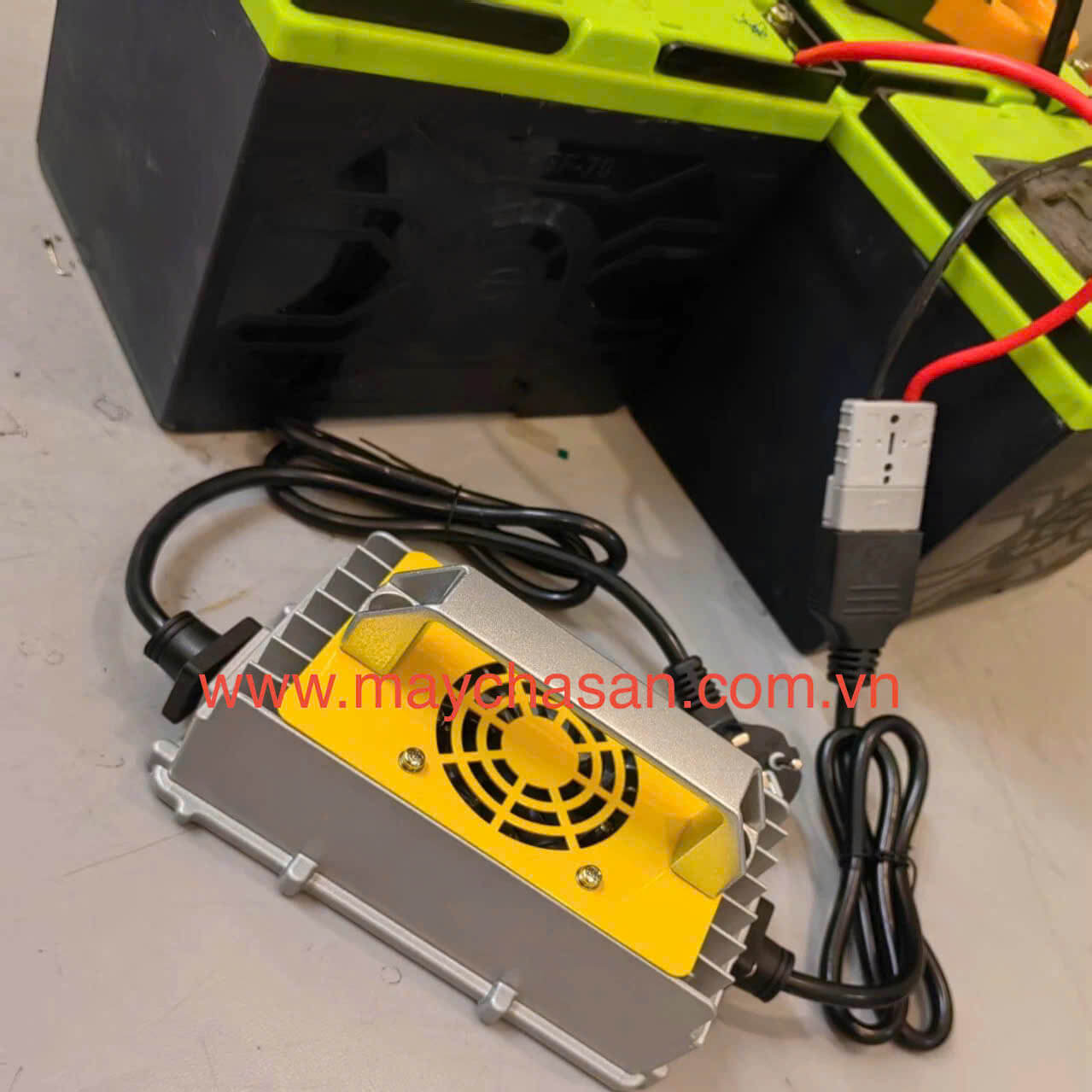 Thiết bị sạc nhanh cho xe quét rác, máy chà sàn 24V