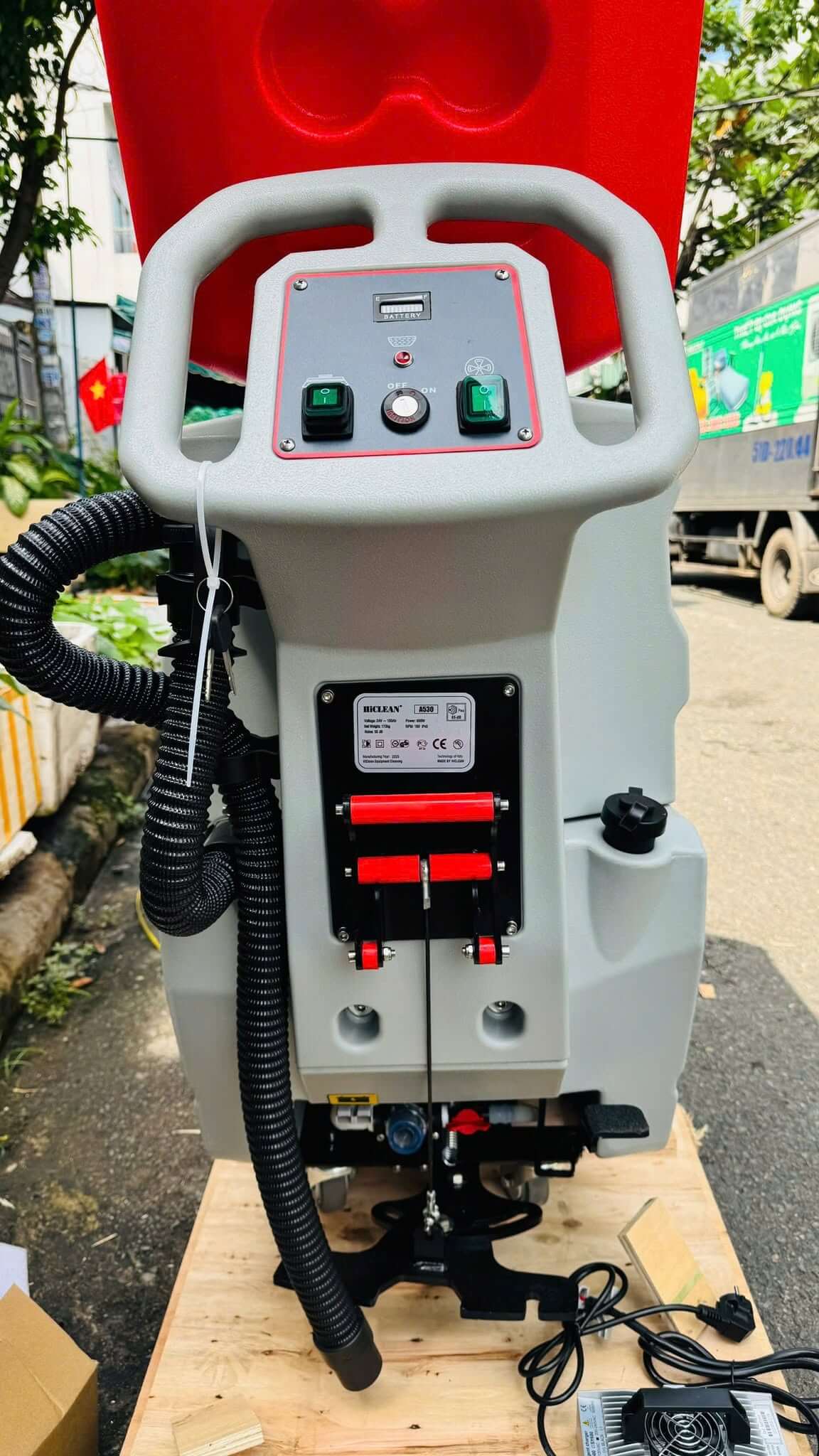 Máy Chà Sàn Liên Hợp HiClean A530 - góc phải