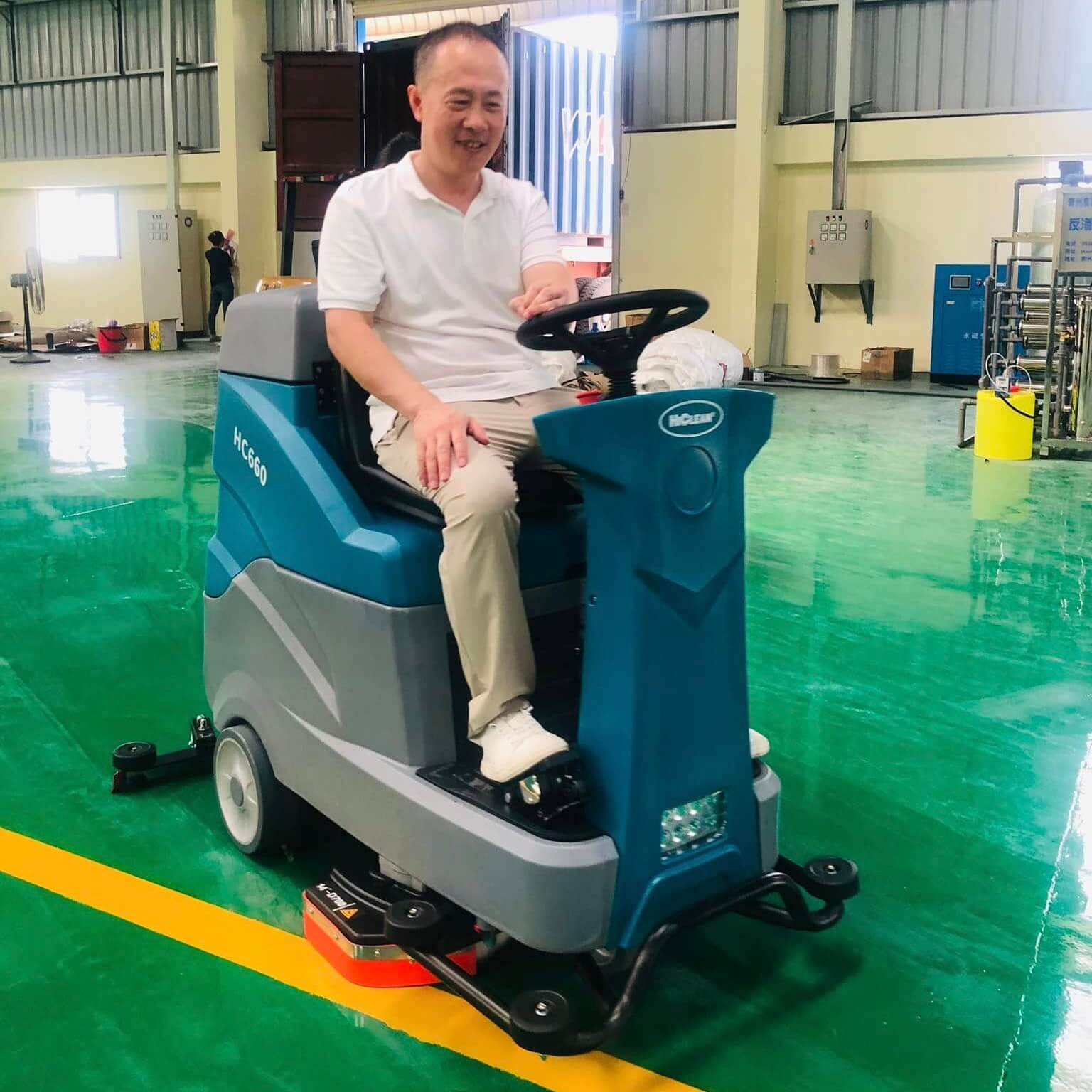 Máy Chà Sàn Ngồi Lái HiClean HC660 - hình 9