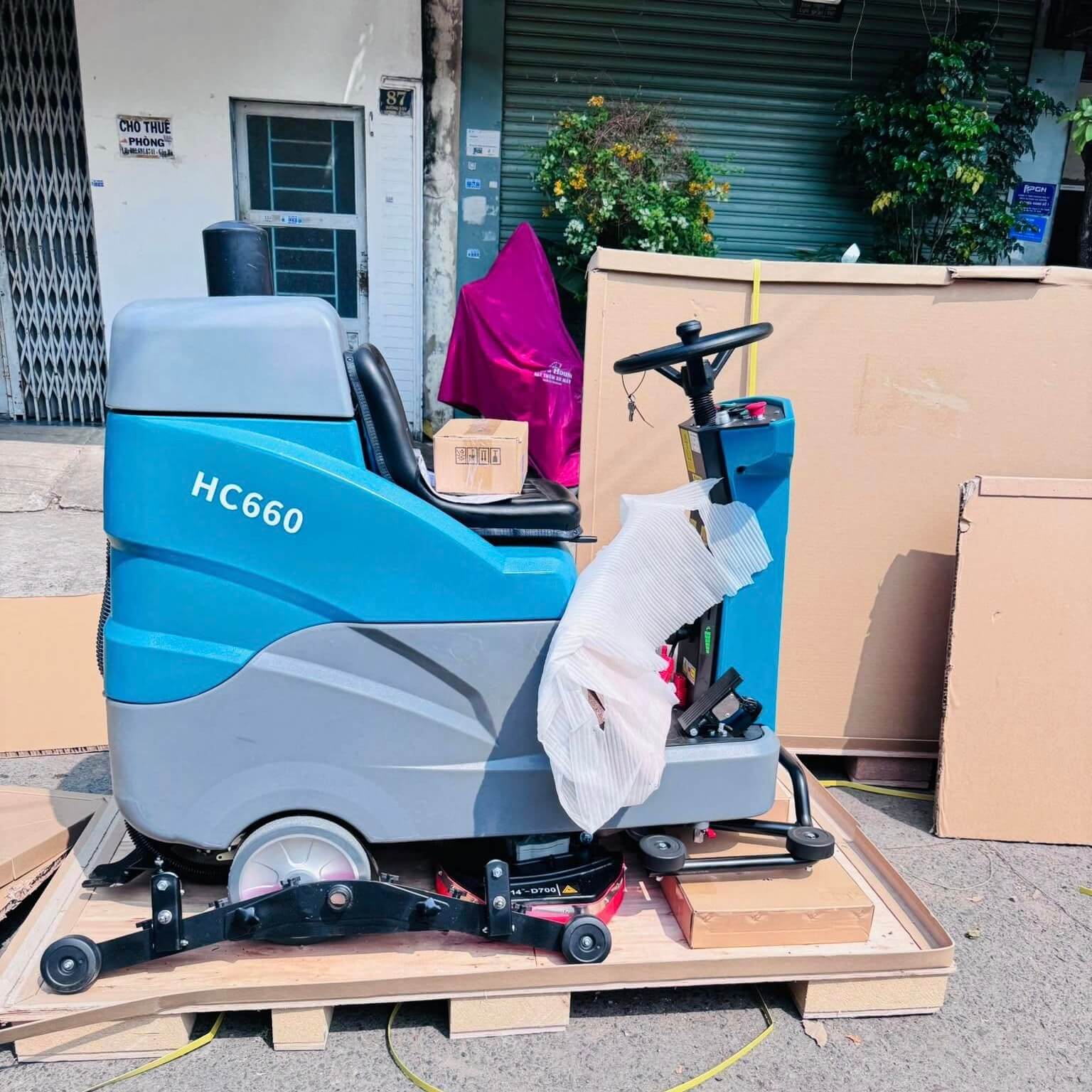 Máy Chà Sàn Ngồi Lái HiClean HC660 May Cha San Ngoi Lai HiClean HC660 6