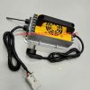 Thông số sạc xe chà sàn liên hợp: Hình ảnh chi tiết bộ sạc 24V với rắc cắm chuyên dụng màu đỏ, phù hợp cho các dòng máy chà sàn đẩy tay phổ biến.